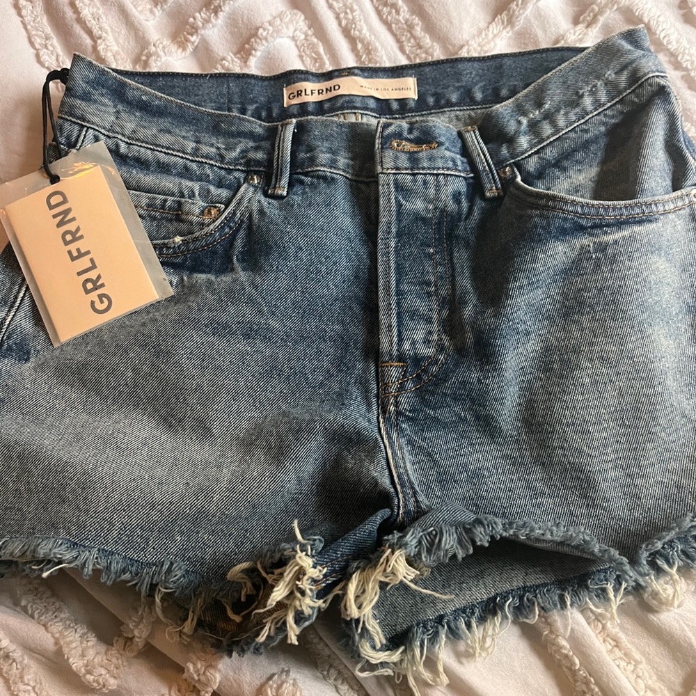 too big brand new with tags - low rise boyfriend shorts from revolve size 24